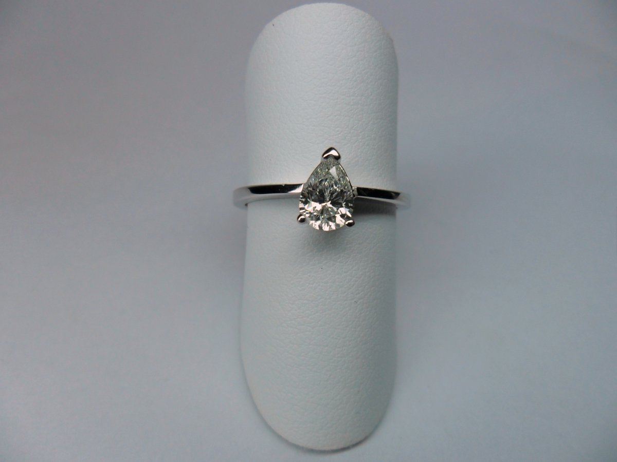 Pear shape solitaire